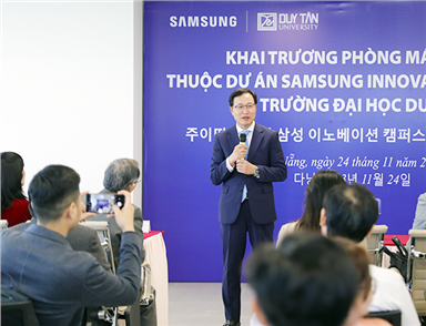 Samsung Awards High-Configuration Computers Worth 1.3 Billion VND to the DTU IT Lab