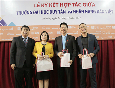 Đại học Duy Tân Ký kết Hợp tác với Ngân hàng Bản Việt