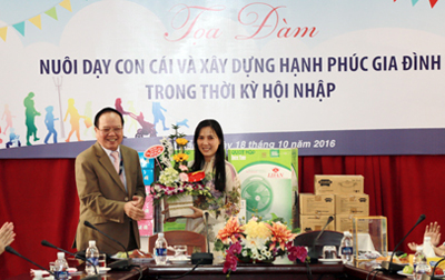 Tọa đàm “Nuôi dạy con cái và xây dựng hạnh phúc gia đình”