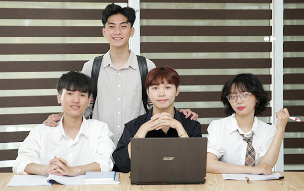 Khối ngành Ngôn ngữ & Xã hội Nhân văn DTU với nhiều thí sinh điểm cao và giải thưởng sinh viên