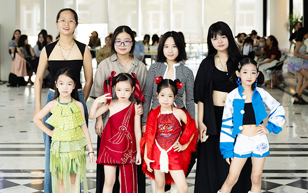 Sắc màu Tuổi thơ trên Sàn diễn: Show đồ án Thiết kế Thời trang Trẻ em tại DTU