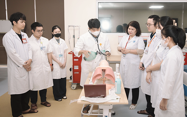 Đào tạo Bác sĩ Đa khoa và Bác sĩ Răng-Hàm-Mặt ở DTU với hỗ trợ AI và Mô phỏng/Mô hình hóa