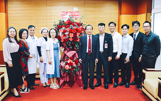 DTU Visits and Congratulates Medical staff on Vietnamese Doctors’ Day