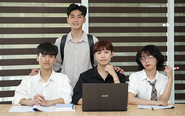 DTU Students in Languages and Social Sciences Make Their Mark with Many Awards